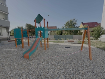 hřiště - Prodej bytu 1+1 v osobním vlastnictví 30 m², Bojkovice