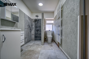 Prodej domu 258 m², Hrob