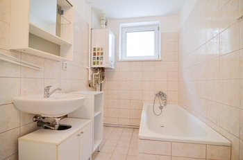 Koupelna - Prodej bytu 3+1 v osobním vlastnictví 114 m², Břeclav