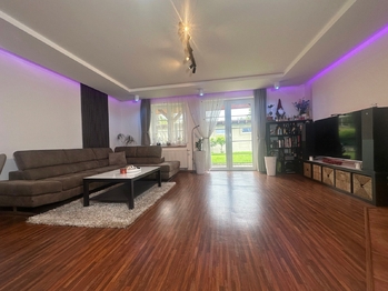 Pronájem bytu 3+kk v osobním vlastnictví 98 m², Přezletice
