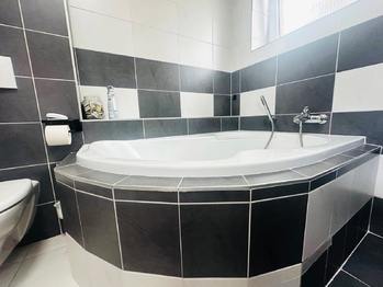 Pronájem bytu 3+kk v osobním vlastnictví 98 m², Přezletice