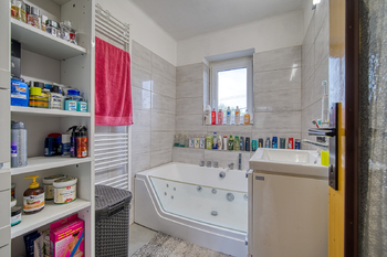 Prodej domu 250 m², Královice