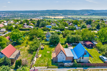 Chatka z dronu - Prodej chaty / chalupy 37 m², Praha 5 - Velká Chuchle