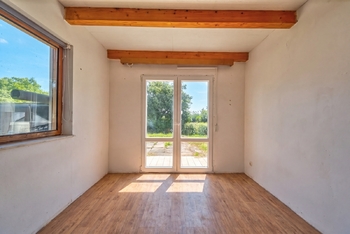 Pokoj v přízemí  - Prodej chaty / chalupy 37 m², Praha 5 - Velká Chuchle