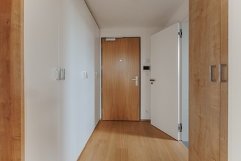 Pronájem bytu 1+kk v osobním vlastnictví 35 m², Praha 9 - Hrdlořezy