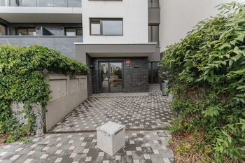 Pronájem bytu 1+kk v osobním vlastnictví 35 m², Praha 9 - Hrdlořezy