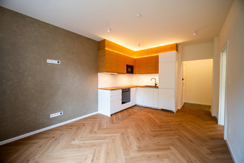 Místnost + kk - Pronájem bytu 2+kk v osobním vlastnictví 39 m², Praha 4 - Braník