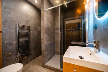 Koupelna - Pronájem bytu 2+kk v osobním vlastnictví 39 m², Praha 4 - Braník