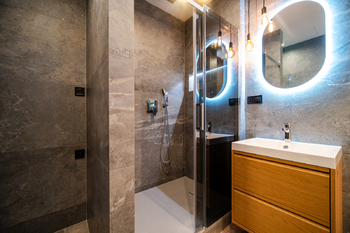 Koupelna - Pronájem bytu 2+kk v osobním vlastnictví 39 m², Praha 4 - Braník