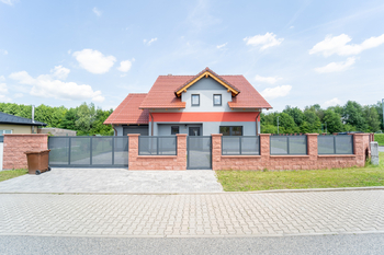 Prodej domu 180 m², Všechlapy