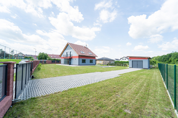 Prodej domu 180 m², Všechlapy