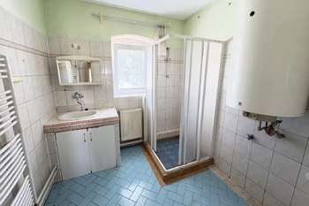 Prodej domu 240 m², Leština u Světlé