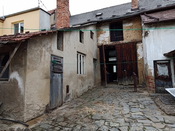 Vedlejší budova - Prodej domu 175 m², Drysice