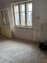Pokoj ve vedlejší budově - Prodej domu 175 m², Drysice