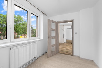 Pokoj / Ložnice menší - Prodej bytu 3+1 v družstevním vlastnictví 61 m², Borovany