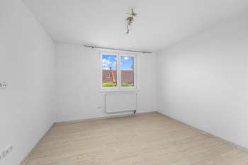Pokoj / Ložnice větší - Prodej bytu 3+1 v družstevním vlastnictví 61 m², Borovany