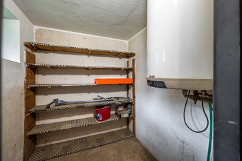 Sklep - Prodej bytu 3+1 v družstevním vlastnictví 61 m², Borovany