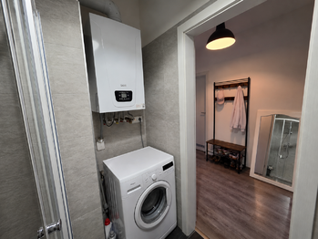 koupelna-pračka - Pronájem bytu 2+kk v osobním vlastnictví 46 m², Šlapanice