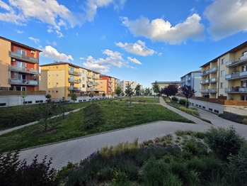 pohled-z-terasy - Pronájem bytu 2+kk v osobním vlastnictví 46 m², Šlapanice