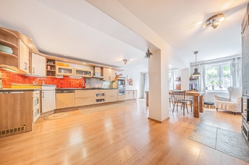 kuchyň - Prodej domu 190 m², Braškov