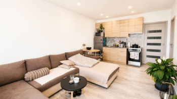 Prodej bytu 1+kk v osobním vlastnictví 29 m², Praha 10 - Hostivař