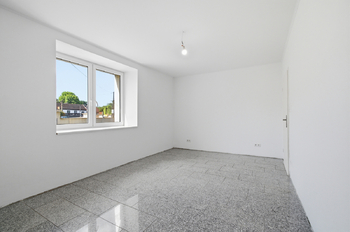 Pokoj byt č. 1, přízemí - Prodej domu 250 m², Kasejovice