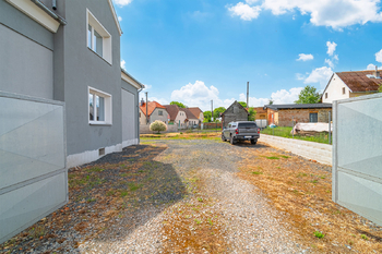 Dvorek - Prodej domu 250 m², Kasejovice