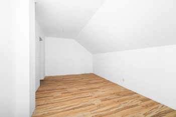 Ložnice byt č. 4, patro - Prodej domu 250 m², Kasejovice