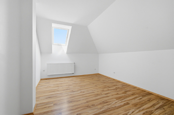 Ložnice byt č. 3, patro - Prodej domu 250 m², Kasejovice