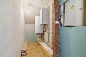 Technická místnost a vstup na půdu - Prodej domu 250 m², Kasejovice