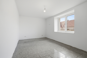 Ložnice byt č. 1, přízemí - Prodej domu 250 m², Kasejovice