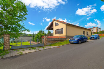 Prodej domu 570 m², Zruč-Senec