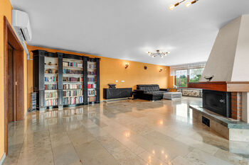 Prodej domu 570 m², Zruč-Senec