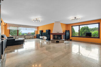 Prodej domu 570 m², Zruč-Senec