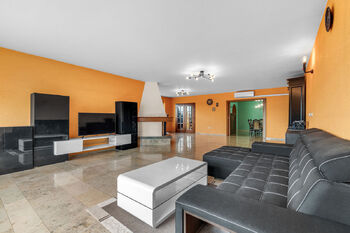 Prodej domu 570 m², Zruč-Senec
