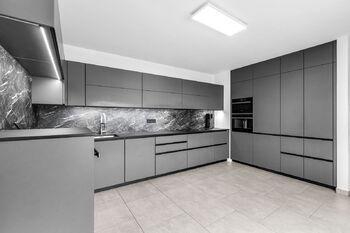 Prodej domu 570 m², Zruč-Senec