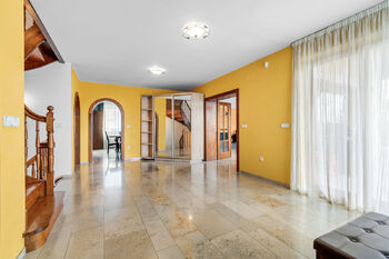 Prodej domu 570 m², Zruč-Senec