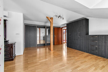 Prodej domu 570 m², Zruč-Senec