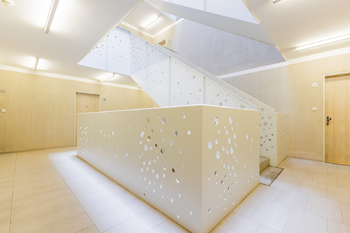 Společné prostory domu - Pronájem bytu 3+kk v osobním vlastnictví 112 m², Praha 8 - Libeň