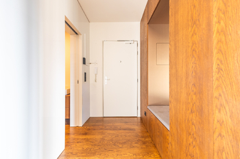 Předsíň s vestavěným nábytkem - Pronájem bytu 3+kk v osobním vlastnictví 112 m², Praha 8 - Libeň