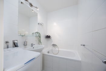 Koupelna - Prodej bytu 2+kk v družstevním vlastnictví 43 m², Praha 4 - Chodov