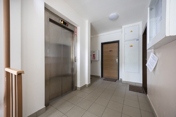 Chodba dům - Prodej bytu 2+kk v družstevním vlastnictví 43 m², Praha 4 - Chodov