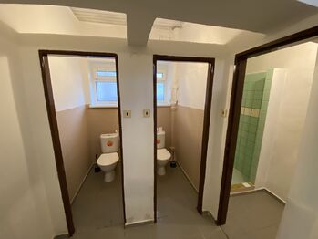 sociální zázemí (2xWC, sprcha) - Pronájem skladovacích prostor, Plzeň