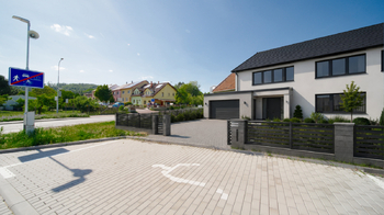 Prodej pozemku 1719 m², Moravské Knínice