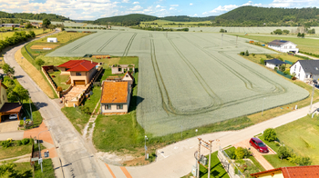 Prodej pozemku 1719 m², Moravské Knínice