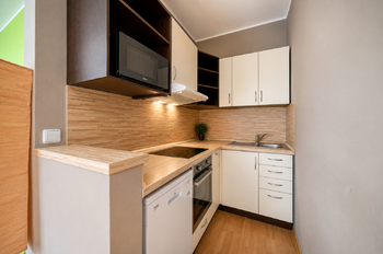 Uklizeno přes AI - Prodej bytu 1+kk v osobním vlastnictví 30 m², Kolín