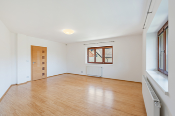 Prodej domu 241 m², Praha 5 - Lipence