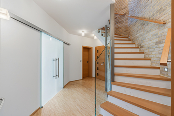 Prodej domu 241 m², Praha 5 - Lipence