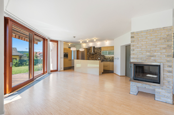 Prodej domu 241 m², Praha 5 - Lipence
