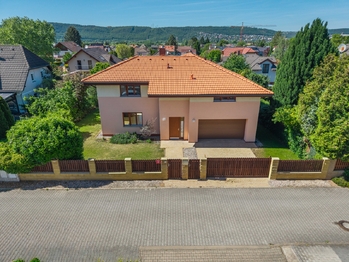 Prodej domu 241 m², Praha 5 - Lipence